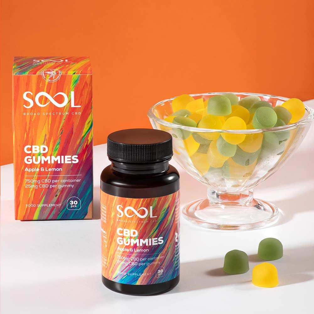 sool-CBD-Gummies-750mg-30pcs-Broad-Spectrum in use