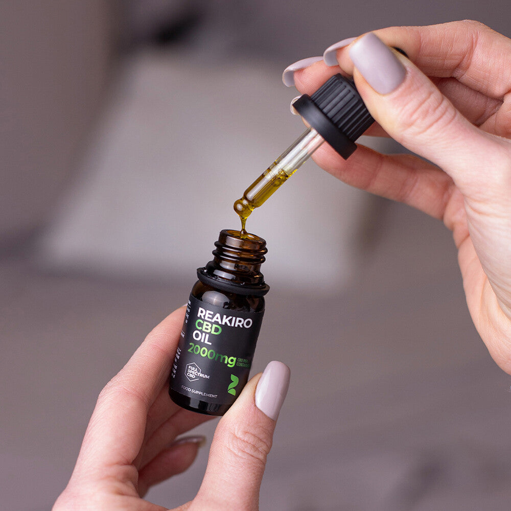 Reakiro CBD Oil 2000mg Full Spectrum in use